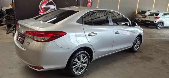 TOYOTA-YARIS-2020