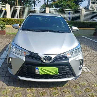 TOYOTA-YARIS-2022