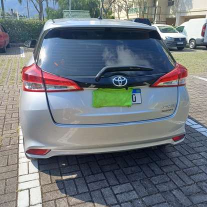 TOYOTA-YARIS-2022