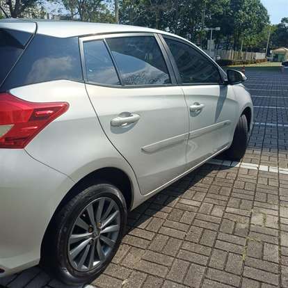 TOYOTA-YARIS-2022