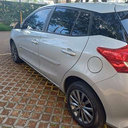 TOYOTA-YARIS-2022