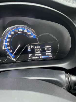 TOYOTA-YARIS-2021