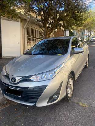 TOYOTA-YARIS-2019