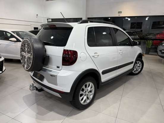 VOLKSWAGEN-CROSSFOX-1.6 MI FLEX 8V 4P MANUAL VOLKSWAGEN-CROSSFOX-2013