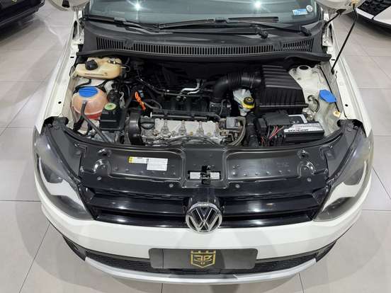 VOLKSWAGEN-CROSSFOX-1.6 MI FLEX 8V 4P MANUAL VOLKSWAGEN-CROSSFOX-2013