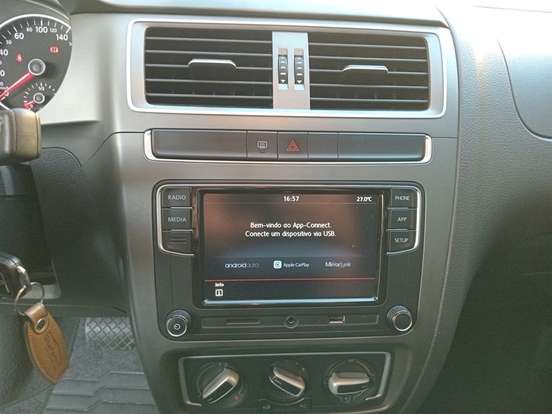 VOLKSWAGEN-FOX-2019