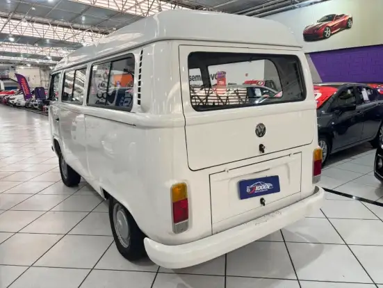VOLKSWAGEN-KOMBI-1.6 MI STD LOTAÇÃO 8V GASOLINA 3P MANUAL VOLKSWAGEN-KOMBI-2004