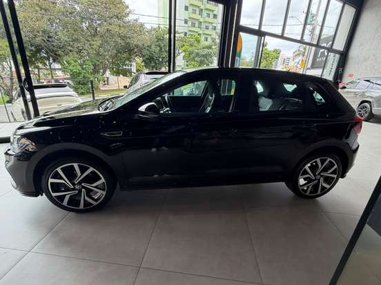 VOLKSWAGEN-POLO-2023