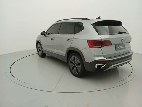 VOLKSWAGEN-TAOS-2024