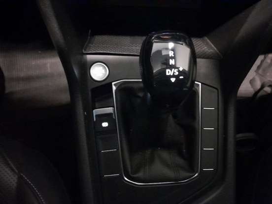 VOLKSWAGEN-TAOS-2021