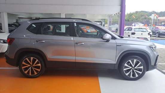 VOLKSWAGEN-TAOS-2025