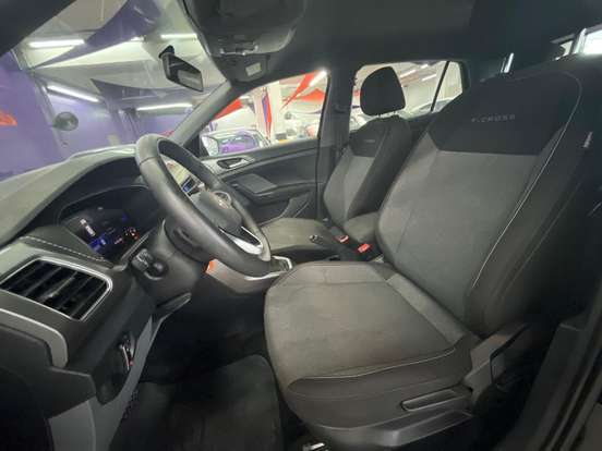 VOLKSWAGEN-T-CROSS-1.0 200 TSI TOTAL FLEX AUTOMÁTICO VOLKSWAGEN-T-CROSS-2025