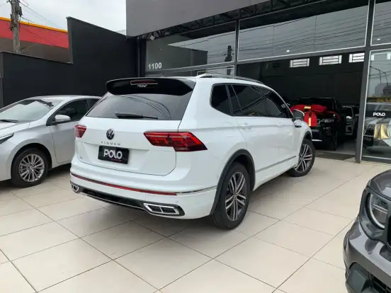 VOLKSWAGEN-TIGUAN-2.0 300 TSI GASOLINA ALLSPACE R-LINE AUTOMÁTICO VOLKSWAGEN-TIGUAN-2023