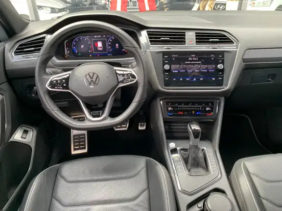 VOLKSWAGEN-TIGUAN-2023