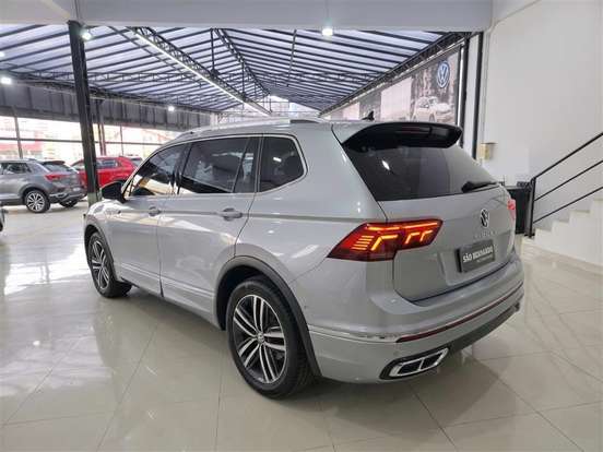VOLKSWAGEN-TIGUAN-2.0 300 TSI GASOLINA ALLSPACE R-LINE AUTOMÁTICO VOLKSWAGEN-TIGUAN-2024