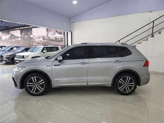VOLKSWAGEN-TIGUAN-2.0 300 TSI GASOLINA ALLSPACE R-LINE AUTOMÁTICO VOLKSWAGEN-TIGUAN-2024