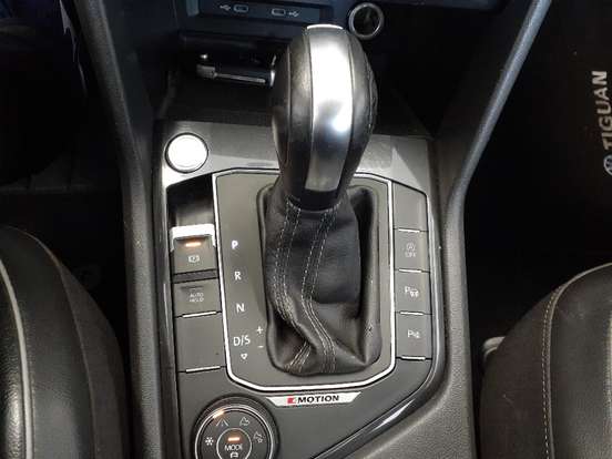 VOLKSWAGEN-TIGUAN-2021