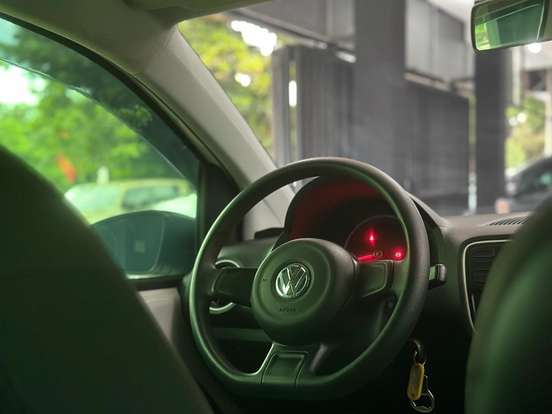 VOLKSWAGEN-UP-2015