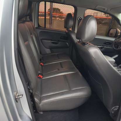 VOLKSWAGEN-AMAROK-2013