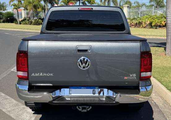 VOLKSWAGEN-AMAROK-2023