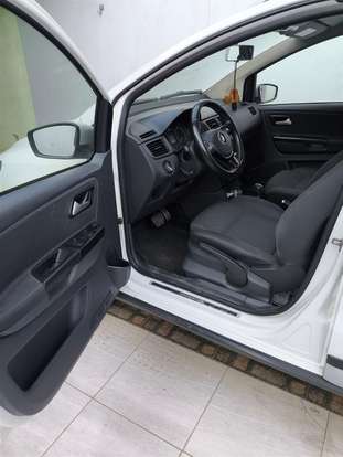 VOLKSWAGEN-CROSSFOX-2016