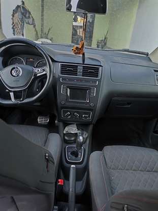 VOLKSWAGEN-CROSSFOX-2016