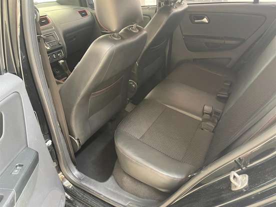 VOLKSWAGEN-FOX-2013