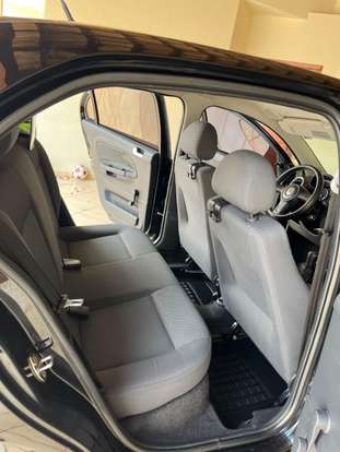 VOLKSWAGEN-GOL-2010