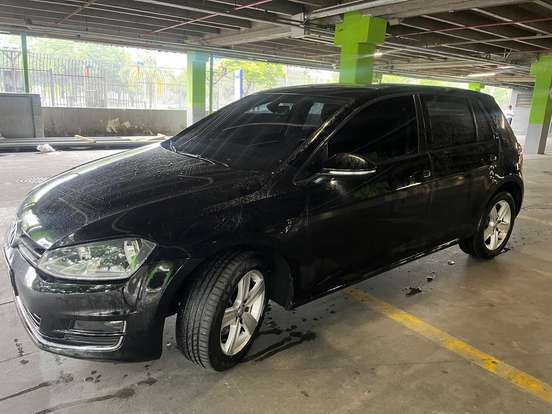 VOLKSWAGEN-GOLF-2015