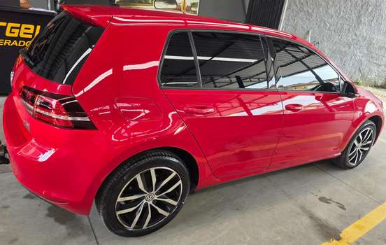 VOLKSWAGEN-GOLF-2013