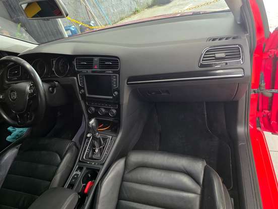 VOLKSWAGEN-GOLF-2013