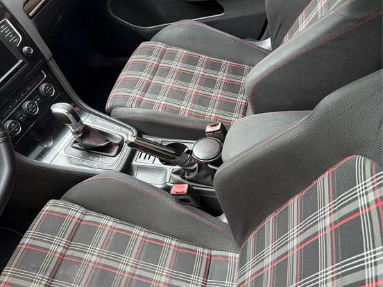 VOLKSWAGEN-GOLF-2.0 TSI GTI 16V TURBO GASOLINA 4P AUTOMÁTICO VOLKSWAGEN-GOLF-2017