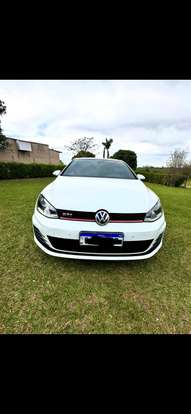 VOLKSWAGEN-GOLF-2014