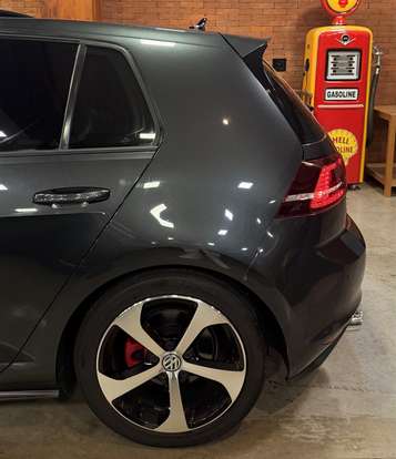 VOLKSWAGEN-GOLF-2017