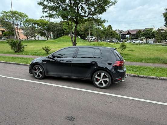 VOLKSWAGEN-GOLF-2016