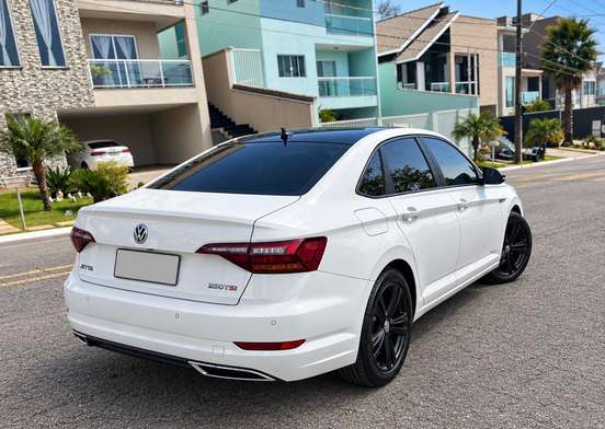 VOLKSWAGEN-JETTA-2018