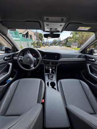 VOLKSWAGEN-JETTA-2018