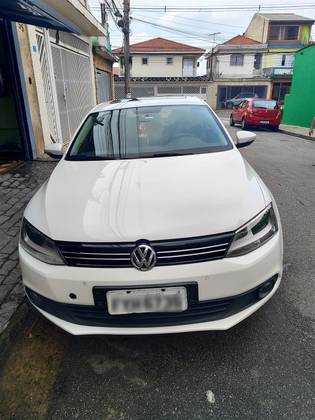 VOLKSWAGEN JETTA 2.0 COMFORTLINE FLEX 4P TIPTRONIC