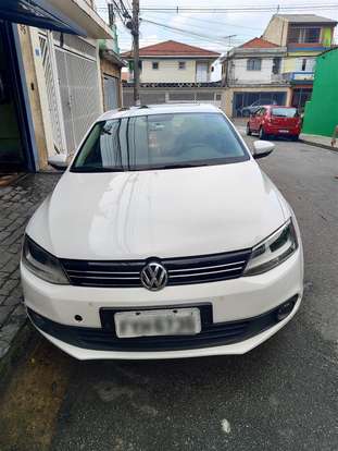 VOLKSWAGEN-JETTA-2014