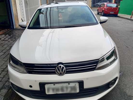VOLKSWAGEN-JETTA-2.0 COMFORTLINE FLEX 4P TIPTRONIC VOLKSWAGEN-JETTA-2014
