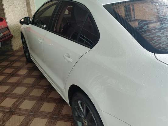 VOLKSWAGEN-JETTA-2.0 COMFORTLINE FLEX 4P TIPTRONIC VOLKSWAGEN-JETTA-2014