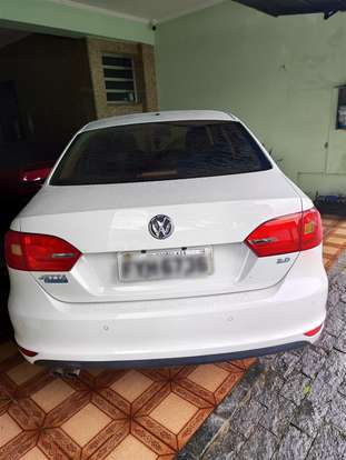 VOLKSWAGEN-JETTA-2014