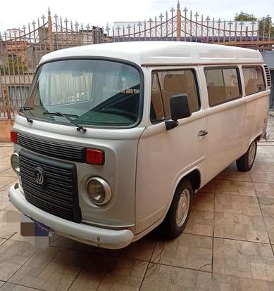 VOLKSWAGEN-KOMBI-2013