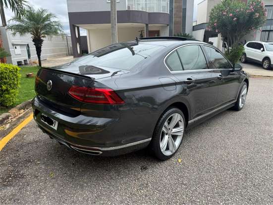 VOLKSWAGEN-PASSAT-2018
