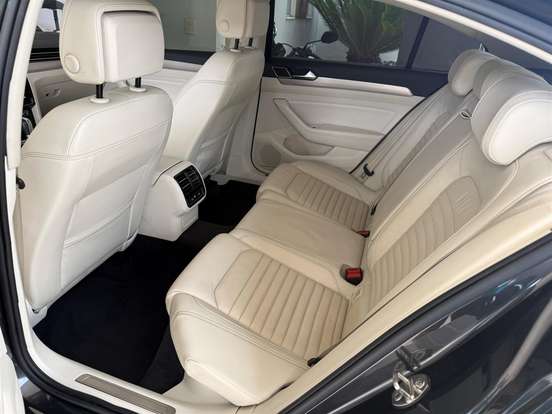 VOLKSWAGEN-PASSAT-2018