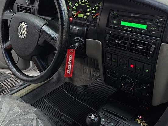 VOLKSWAGEN-SANTANA-2.0 MI COMFORTLINE 8V GASOLINA 4P MANUAL VOLKSWAGEN-SANTANA-2005
