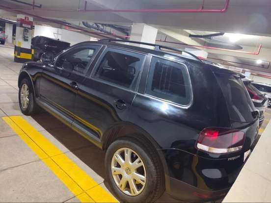 VOLKSWAGEN-TOUAREG-2010