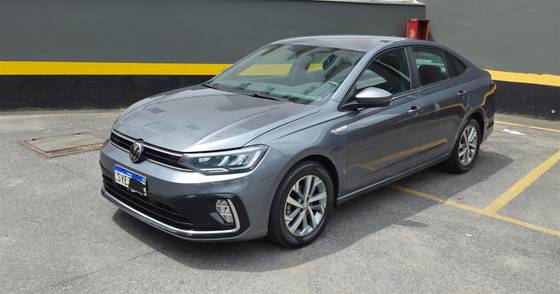 VOLKSWAGEN VIRTUS 1.0 200 TSI HIGHLINE AUTOMÁTICO
