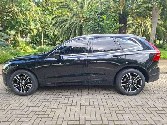 VOLVO-XC60-2.0 T5 GASOLINA MOMENTUM AWD GEARTRONIC VOLVO-XC60-2020