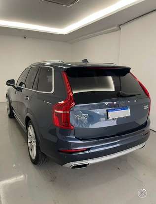 VOLVO-XC90-2018